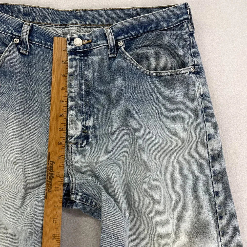 Wrangler Jeans Men's 36x32 97601VR‎ Straight Leg Faded Distressed Workwear Denim